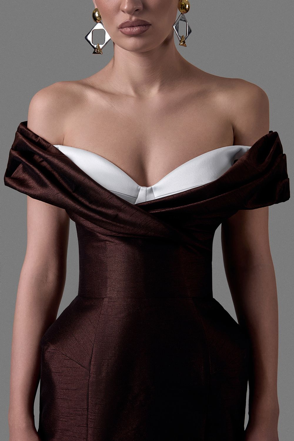 vestido con escote megan