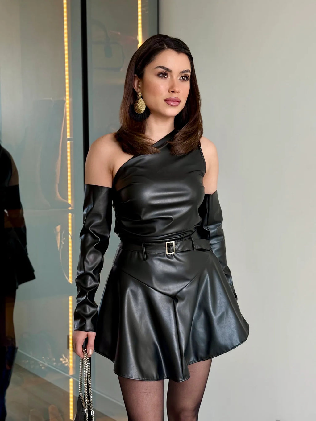 Vestido corto de cuero