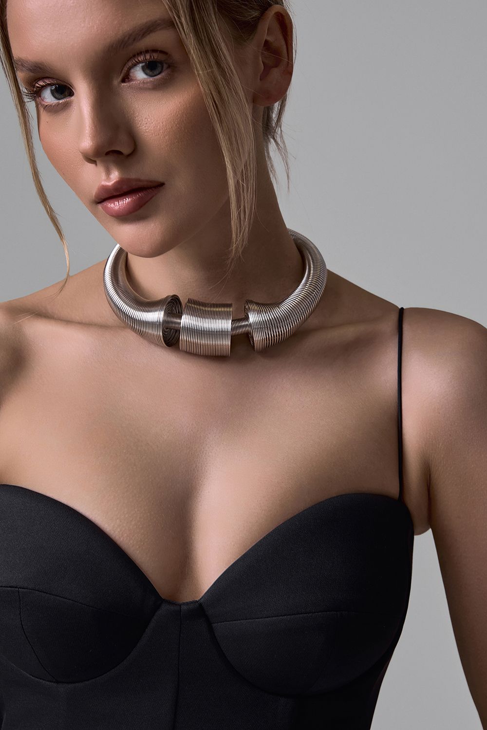 Top bustier con tirantes finos