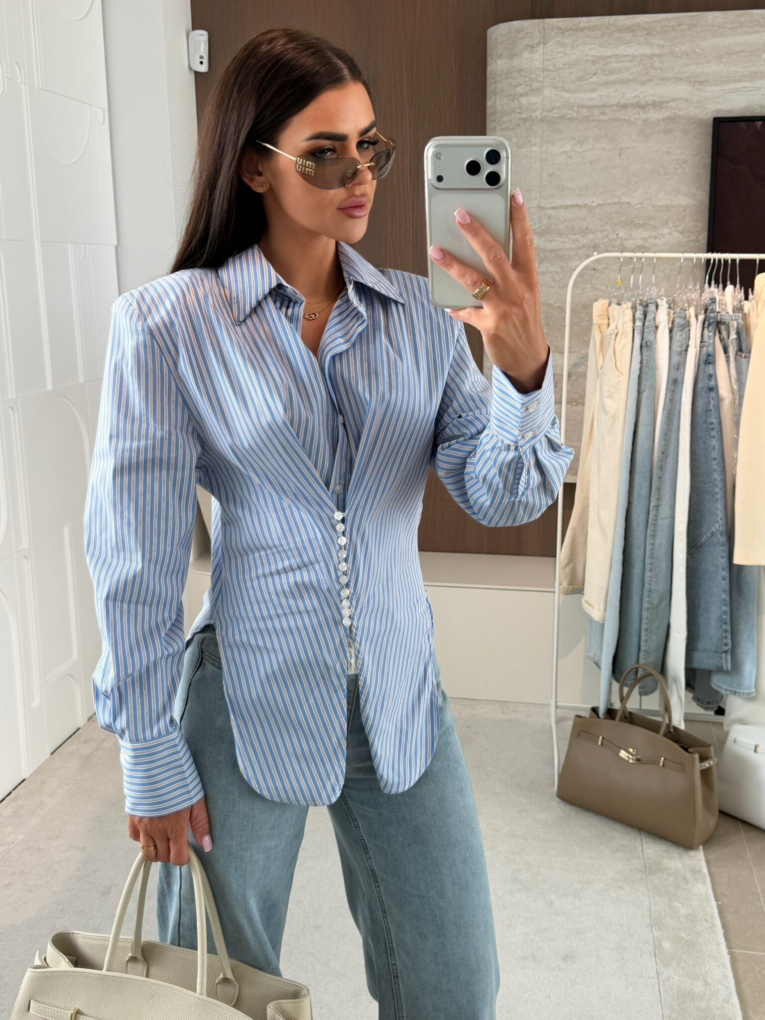 CAMISA DE RAYAS AZULES Y BLANCAS