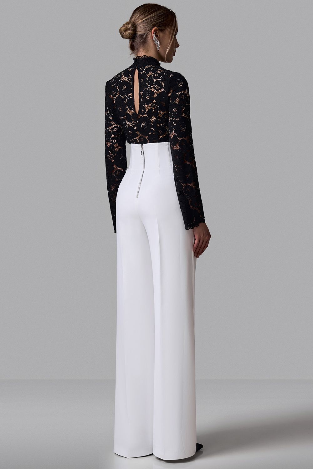 Pantalón estructurado con cinturón corsé